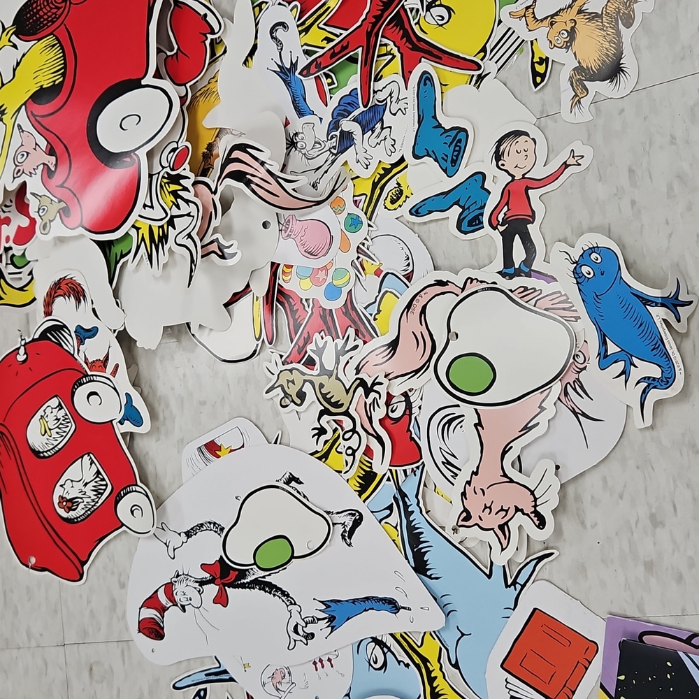 Dr. Seuss Classroom Decor Set - Picture 6 of 6